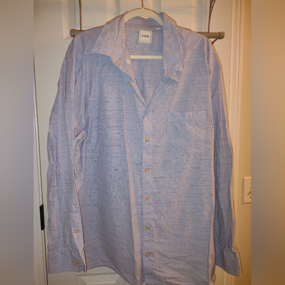 Very nice blue button down